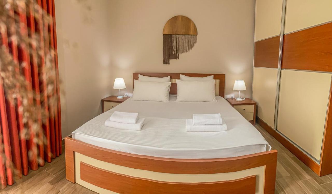 Aljur Hotel Himare Exterior photo