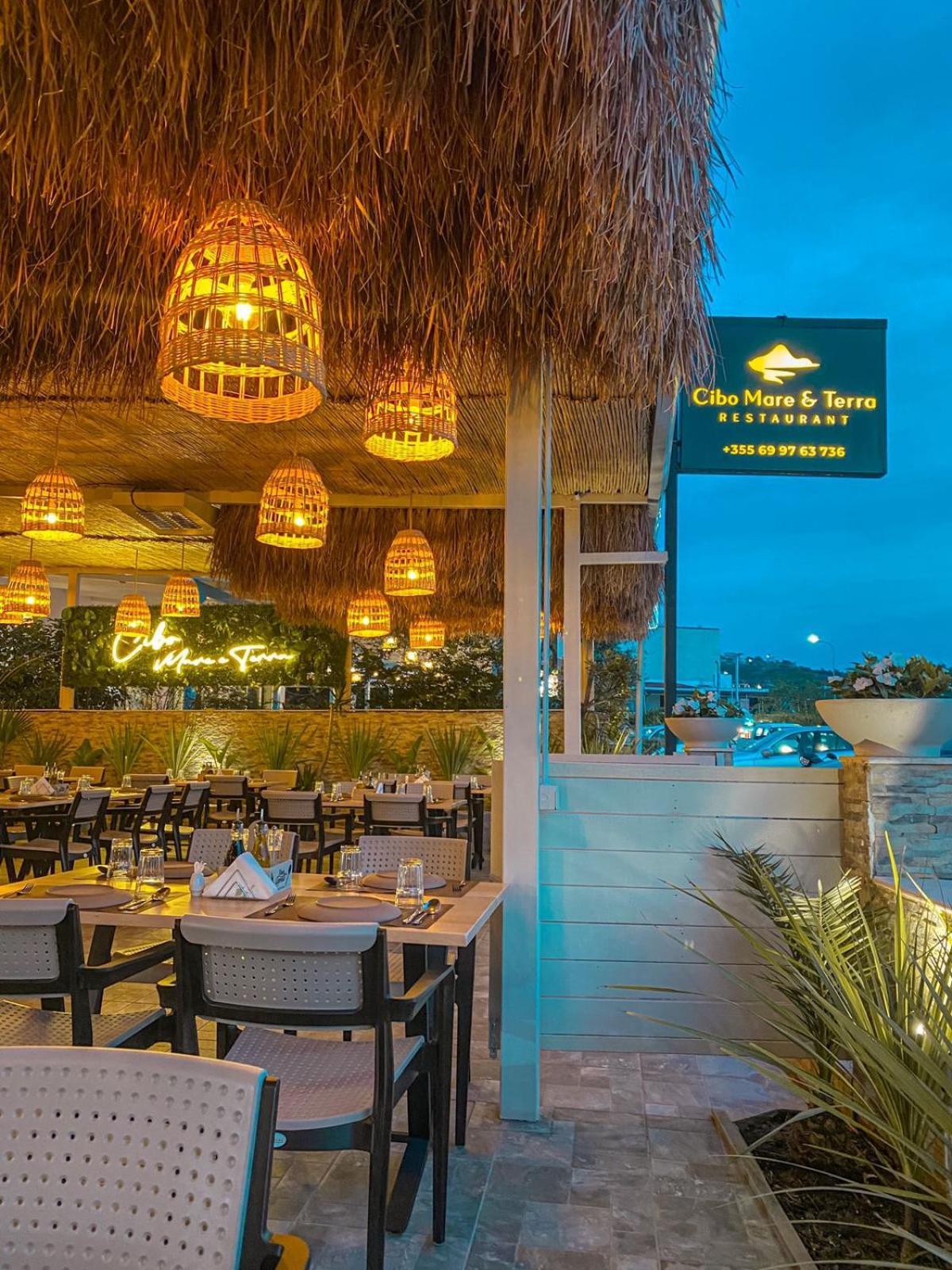 Aljur Hotel Himare Exterior photo